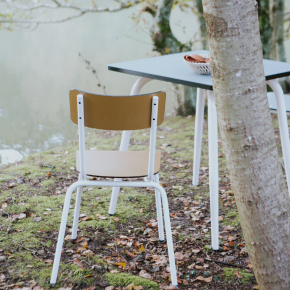 Chaise d’écolier Adulte Suzie Stratifié Dossier & Assise uni Ocre - Pieds Blancs