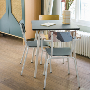 Chaise d’écolier Adulte Suzie – Dossier & Assise Velours Côtelé Paprika -  Pieds noirs